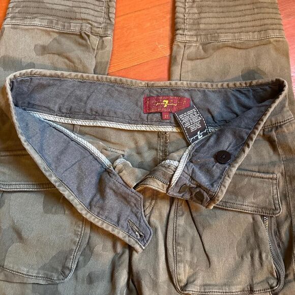 Vtg. y2k Women's Camo Cargo Pants 7 for All Mankind 27' waist - Picture 4 of 5